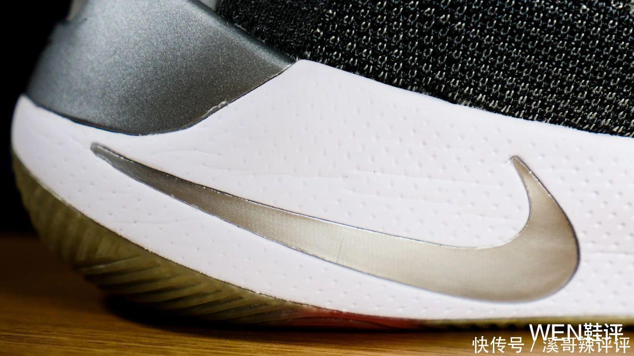 未来的球鞋到底应该是什么样呢Nike的答案就是这款鞋