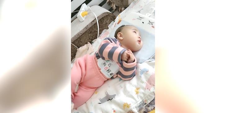 声音|萌娃躺在床上,发出奶声奶气的声音,宝爸宝妈无法抵抗呀