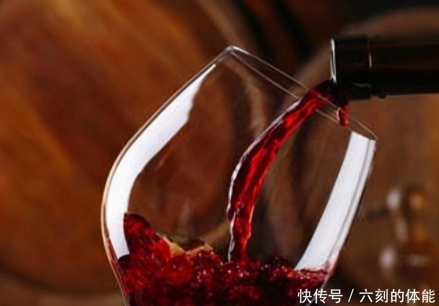 喝一瓶葡萄酒,等同于喝了多少的白酒建议弄明白些为好!