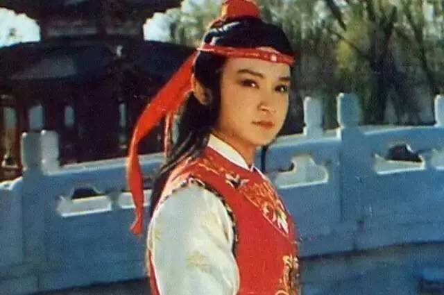 红楼梦|除了袭人，王夫人还给宝玉内定了另一个姨娘她是谁