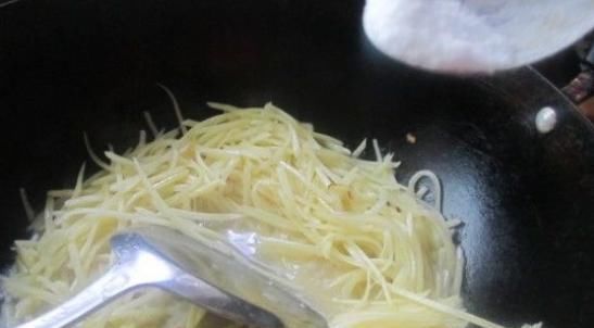 补充营养|忠告炒土豆不宜放此物,吃了就是没病找病,现在知道还不晚