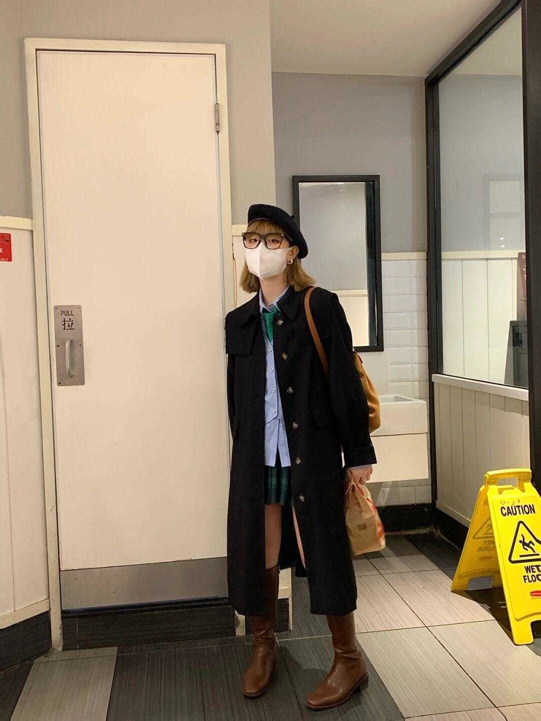 紧身裤 今年火了一种穿法叫“风衣+高筒靴”,喜欢气质类风格的,别错过