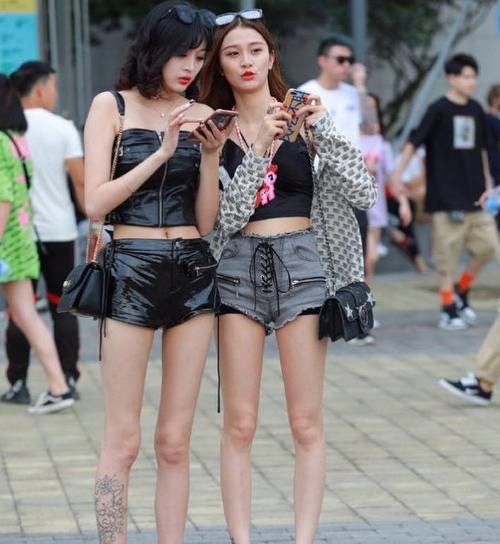 小蛮腰|风度美，穿着职业装，依然美丽时尚