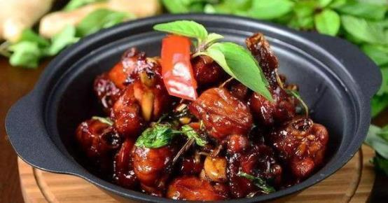 我会教你一些美味的家常菜食谱,并与你分享