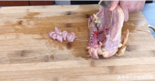 炖鸡肉时,万万不可下锅焯水,多加这关键1步,鸡肉香嫩又去腥味