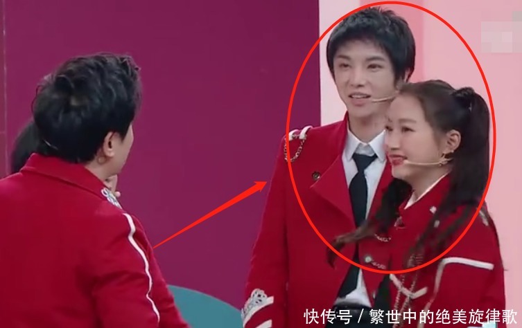 节目 有种“避嫌”叫华晨宇，当关晓彤索求抱抱时，他的做法堪称高情商