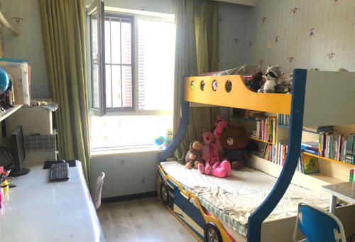 实用|60㎡小蜗居,客厅安装墨菲床挤出一个卧室,阳台抬高10cm太实用了