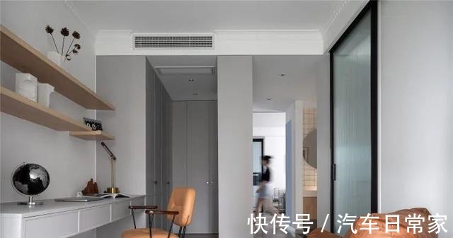 单身公寓|105㎡的单身公寓，巧用玻璃移门，打造时尚又高级的开放式空间！