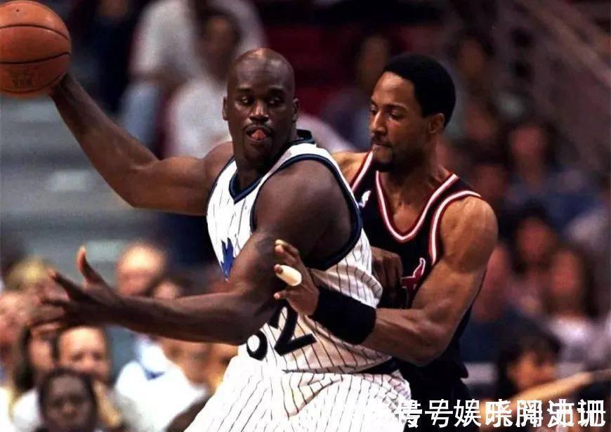 乔丹|FMVP加MVP,最佳新秀有多难?历史上仅4位球星达成,乔丹都不行