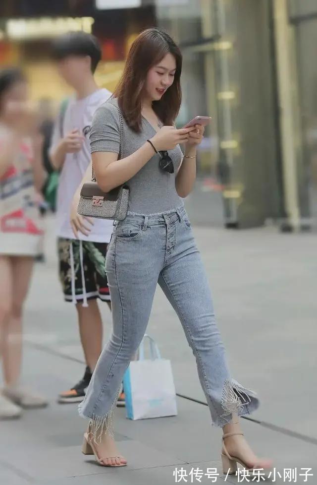 优雅 精致迷人的时尚美女穿瑜伽裤,尽显高贵优雅气质,时髦可人