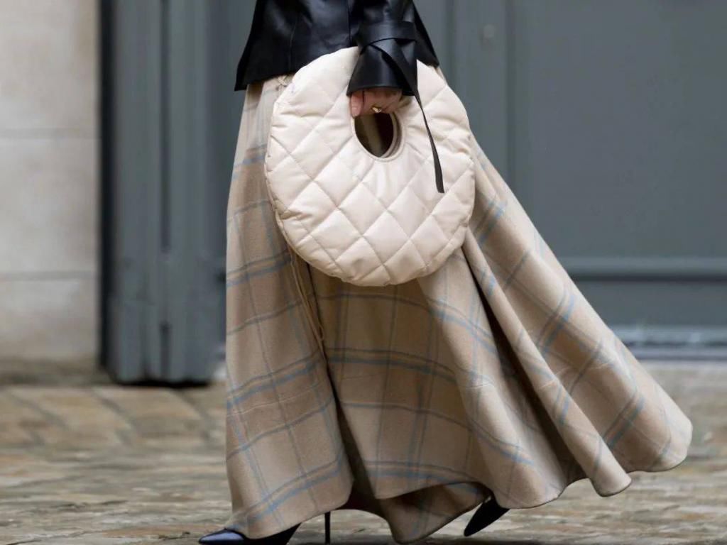  这件|刘雯身上这件「绗缝」外套，到底有多火？