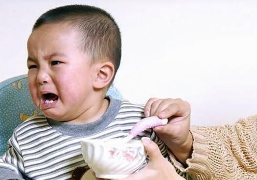 想要孩子长成大长腿，就要避免这3种不良习惯，家长要做好监督