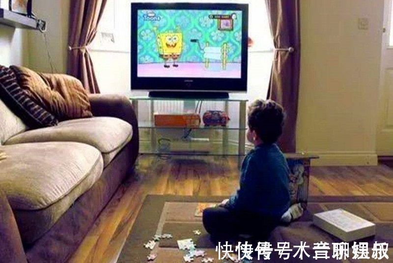 电视机|孩子看电视成瘾怎么办家长着急上火也没法,正确引导才是关键