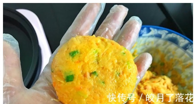夏天|夏天红薯别烤着吃了，试试这做法，鲜美香软可口，连吃三个才过瘾！
