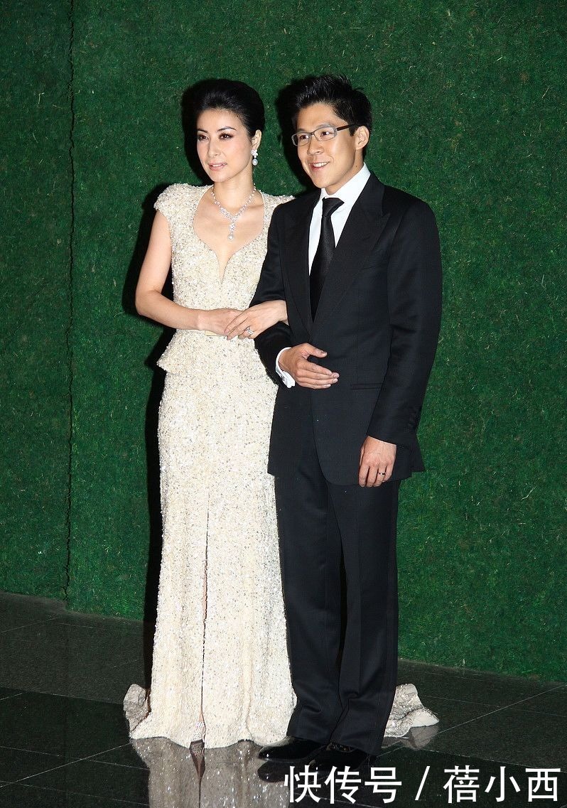 一身|我被郭晶晶的“豪门气质”迷住了,一身高调打扮,比平常高贵多了