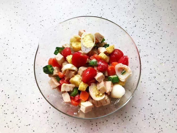 自制鸡胸肉果蔬沙拉,营养丰富还低脂,多吃也不担心长胖