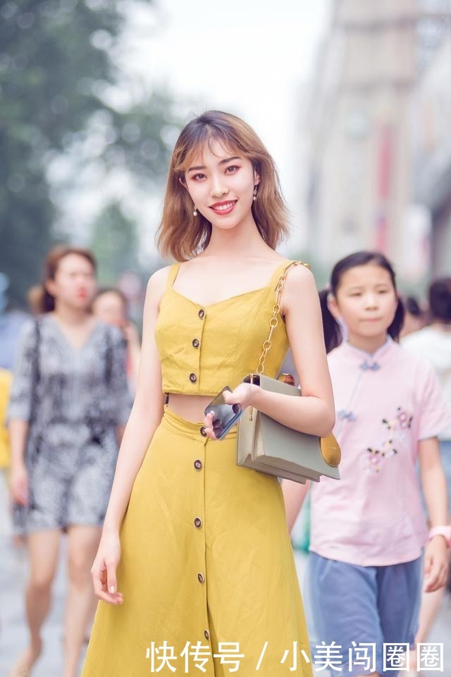 青春|连衣裙修身大方,格外青春减龄,值得一试