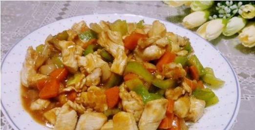 小侄儿来家里,给他们做了这道菜,刚上桌,儿子和他抢着吃