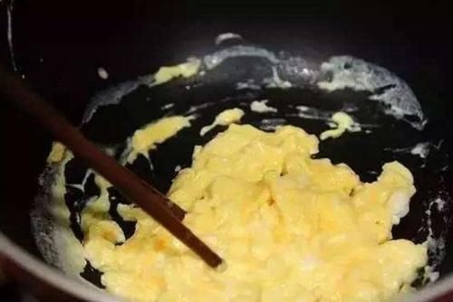 炒菜要不要放水,大厨无意说漏嘴,20年的厨艺真的是白练了