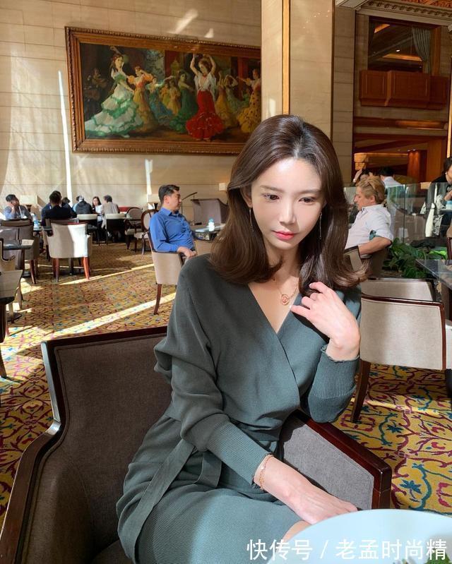 高跟鞋 初秋时髦美妞搭配look!显瘦又温柔,女生要对自己好一点