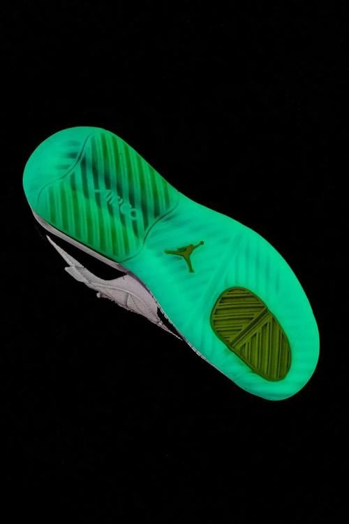 Jordan 新鞋提前一个月给你看！脚感超澎湃！压岁钱留不住了！