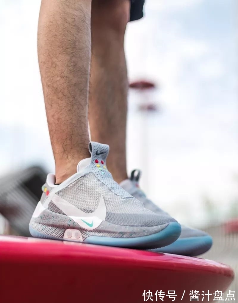 开箱 最强球鞋!六千的“平民 Air Mag” 开箱 + 上脚!