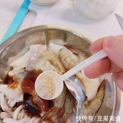 茶匙|迷倒全家的厨房小白也能驾驭的海鲜豆腐煲，真心好吃