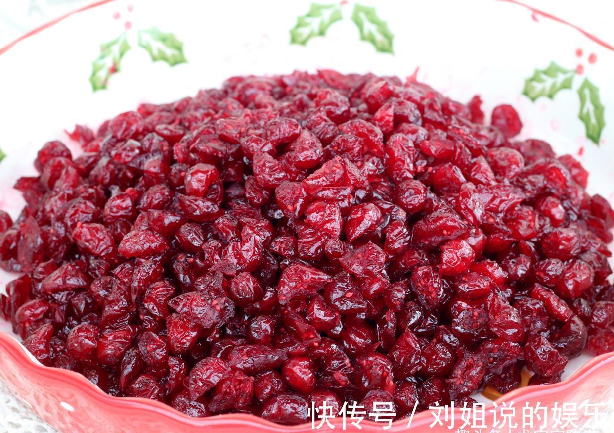 蔓越莓|夏天易出汗,这种高钾水果要多吃,每天坚持吃一点,年轻不显老