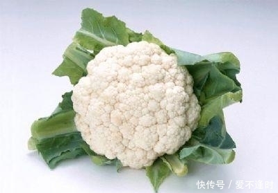 绝配|菜花和此物是绝配,每天一盘,血脂血压降了,滋阴润燥,少生病