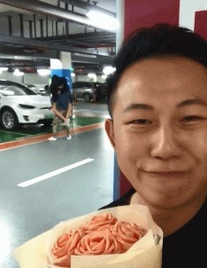 |搞笑GIF:隔壁老王家的女儿,从小就输在了起跑线上