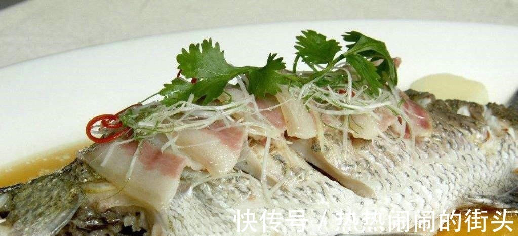 可惜！男子钓起“芝麻怪鱼”，却全部丢弃，网友最好吃的花雕鱼！