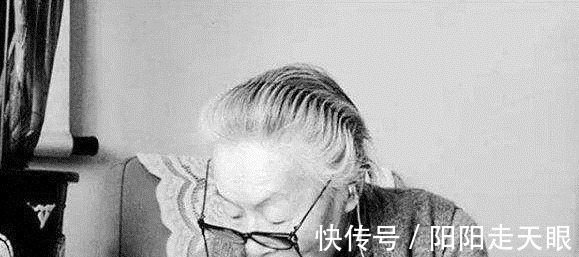 钱钟书@杨绛给钱钟书寄去一个怂字,对方回的一个字,让杨绛感动落泪