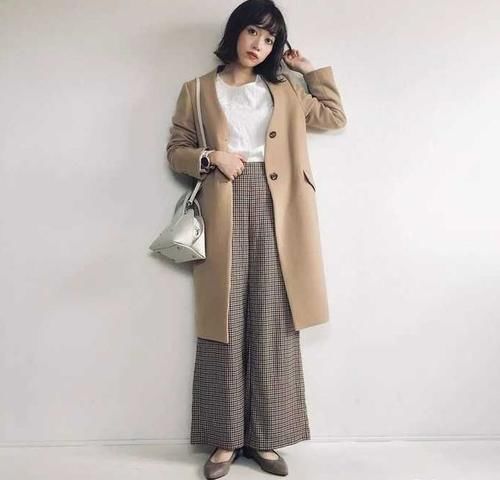 学好各种大衣穿搭，配上阔腿裤大气又潇洒