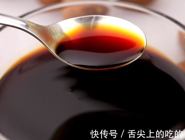 包韭菜馅饺子，牢记“2放3不放”，韭菜翠绿不出水，鲜香又美味