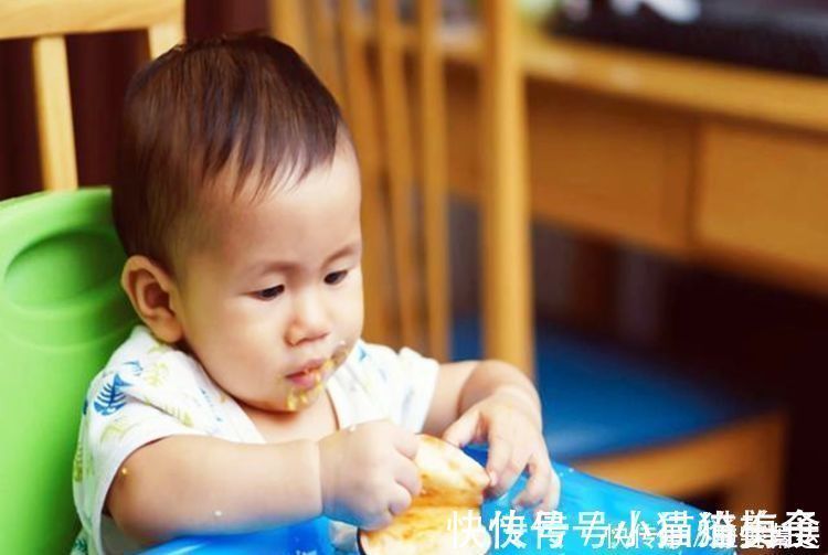 大人饭|宝宝什么时候吃盐最合适不是一岁和两岁,也不是越晚越好