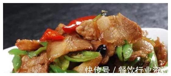 小勺|美食推荐:蒸酿辣椒、川味小炒肉、香油鸡、鸡翅烧胡萝卜的做法