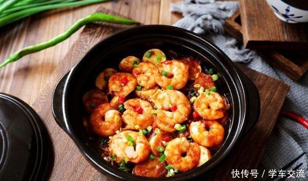 虾仁豆腐煲健康营养、不油不腻,一家人晚饭吃真舒服