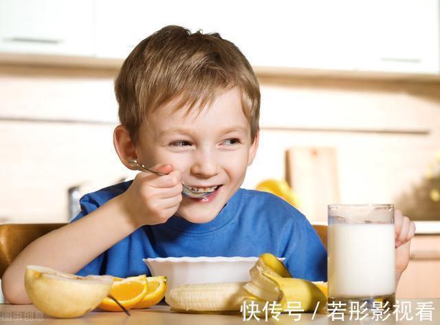 差别|“鲜奶”和“纯牛奶”有啥区别?营养差别很大,学会可别再乱买了