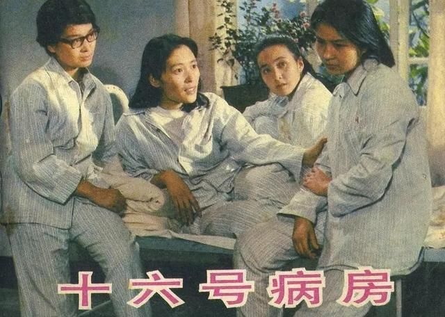 至今|65岁老戏骨宋晓英现身，和儿子合影像姐弟，至今仍是盛世容颜