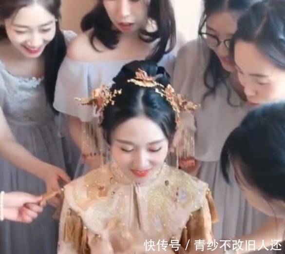 物件|奇闻:朴素新娘火了,看到身上一个物件,网友:这才是巨富