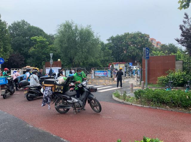 洪泽区|张家界旅游传染链再延长!北京夫妻确诊,江苏企业3员工1导游阳性