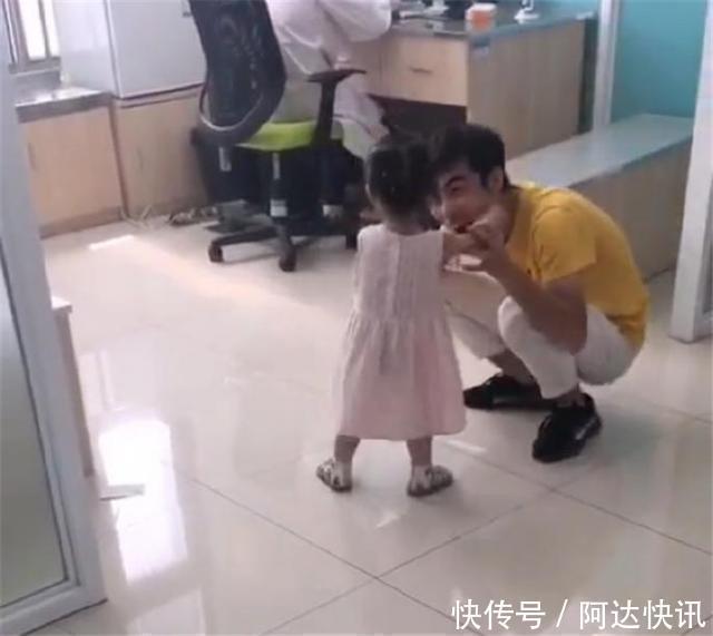 女汉子|3岁女娃打完针以后,还敢回头找医生“算账”,网友:女汉子