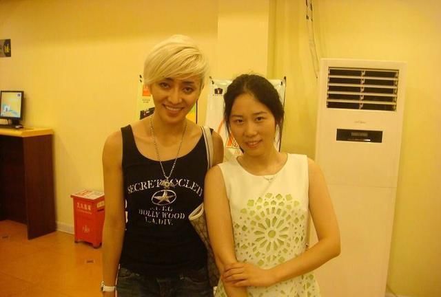 张丽|顶着梅艳芳的“脸”四处赚钱，活在他人光环之下，还有自我吗？