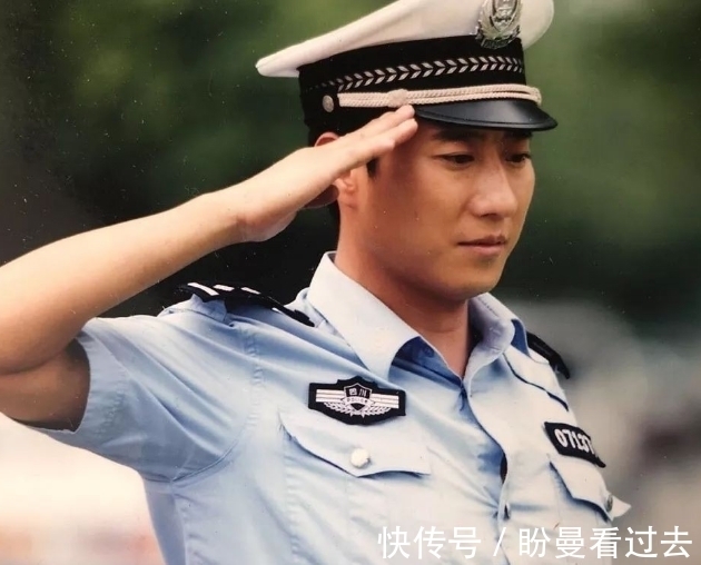 節目|譚警官回應節目停播原因,親證自己有點飄了,節目生日前夕崩潰