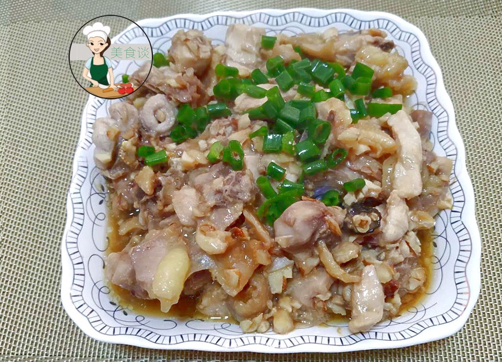 是调料也是药,搭配鸡肉一起蒸,鲜香开胃,味道好极了,错过可惜