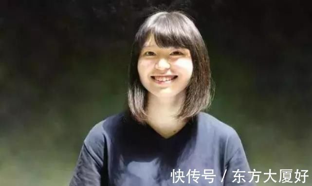 三重野庆@日本一位画家画了一幅水中少女,网友放大20倍后,才是惊艳的开始