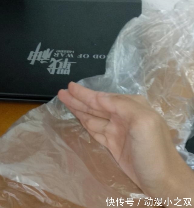 b站|日本动漫太扯淡,徒手把碳捏成钻石,网友们纷纷玩起了梗