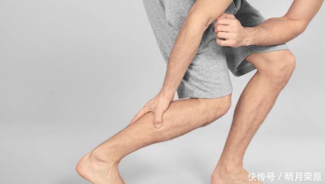 糖尿病人|血糖逐渐失控有征兆,下半身出现3种情况警惕,你的血糖越来越高