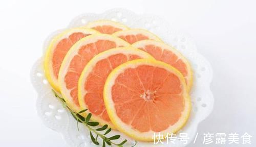 诱发|提醒高血压患者：吃降压药后，切勿吃这类水果，否则易诱发心梗！