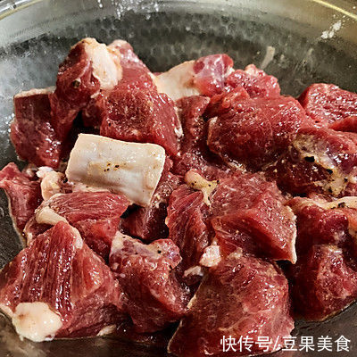 金蒜牛肉粒比补药营养，却不要钱